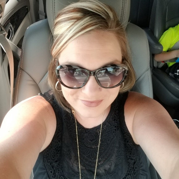 Meet your Posher, Jill - Picture 3 of 3